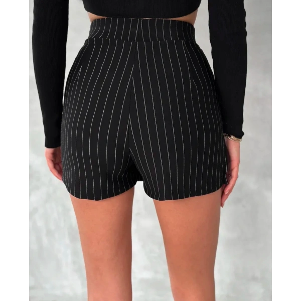 Çift yırtmaç detay çizgili şortlu etek