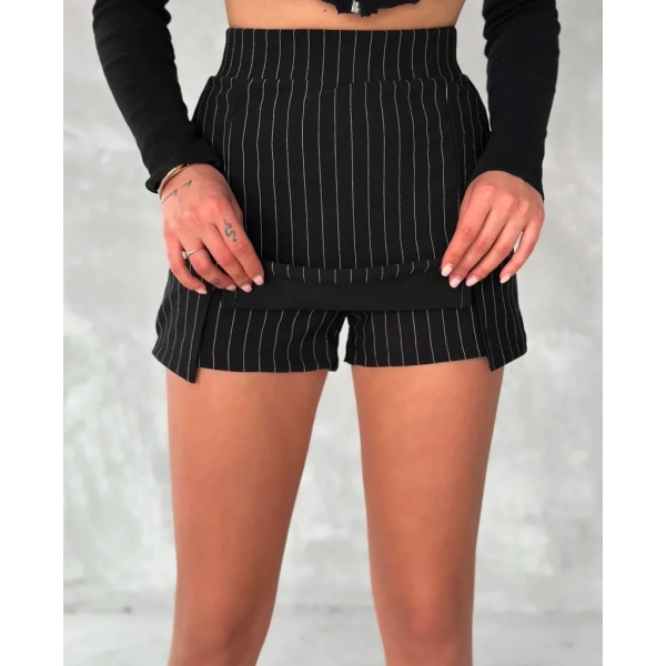 Çift yırtmaç detay çizgili şortlu etek