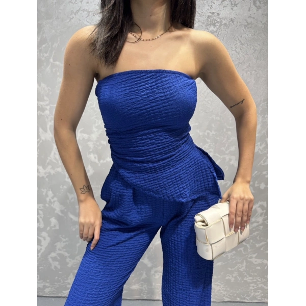 Straplez bluz ve pantolonlu gofre takım