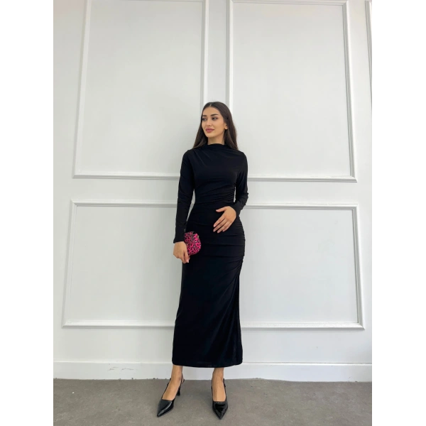 Drapeli dik yaka yırtmaçlı elbise