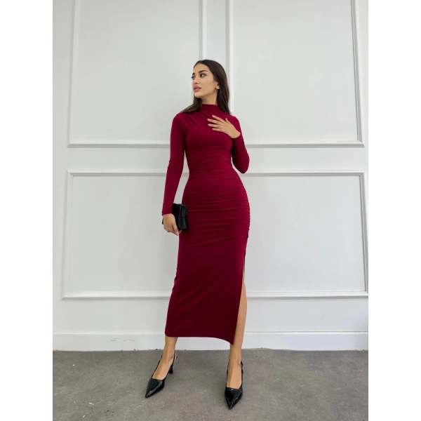 Drapeli dik yaka yırtmaçlı elbise