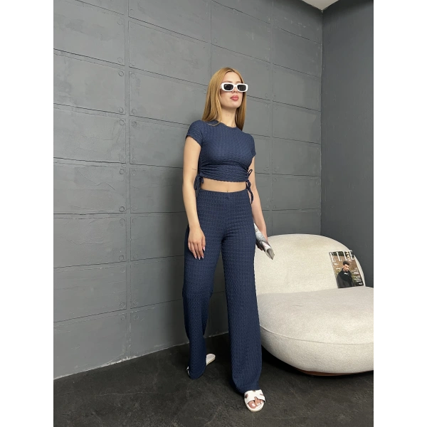 Yan büzgü detay bluz ve pantolonlu ikili takım