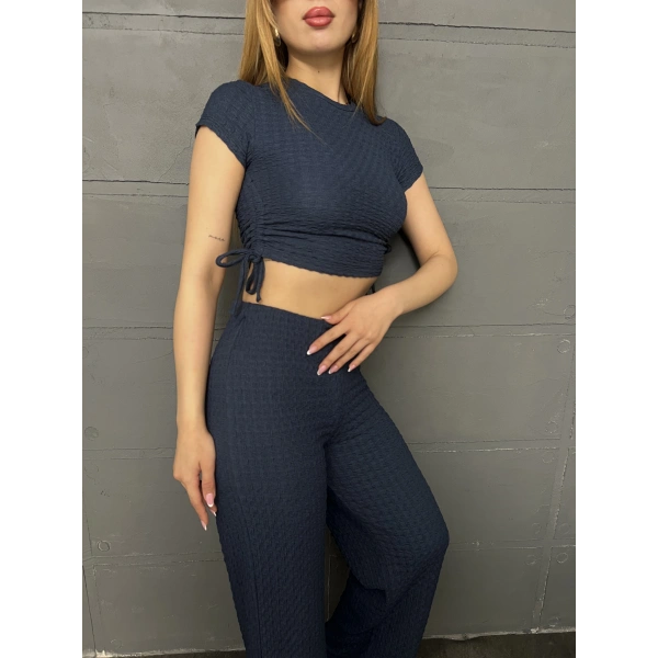 Yan büzgü detay bluz ve pantolonlu ikili takım