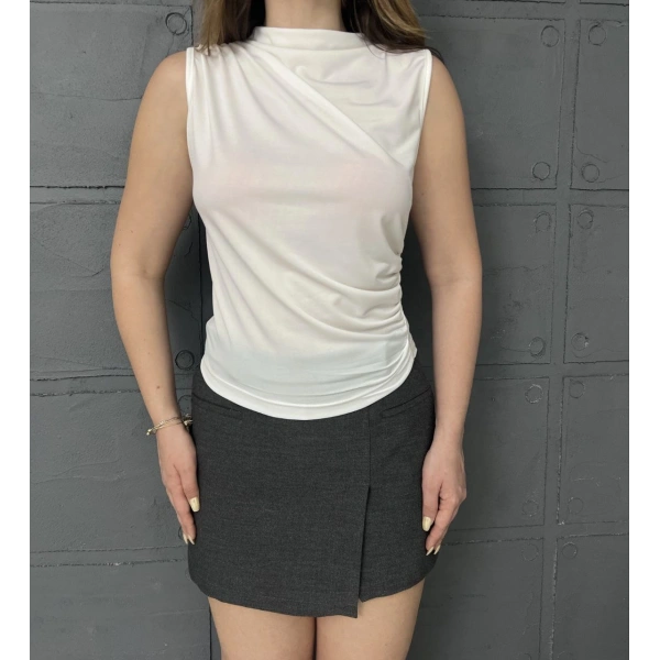 Sıfır kol Drapeli bluz