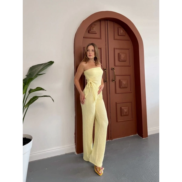 Straplez büzgülü bluz ve pantolonlu ikili takım