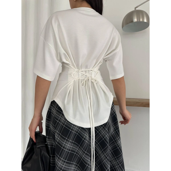 Arkadan Bağlamalı Bluz