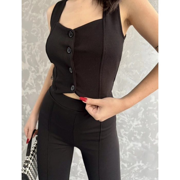 Yelek ve pantolonlu ikili takım