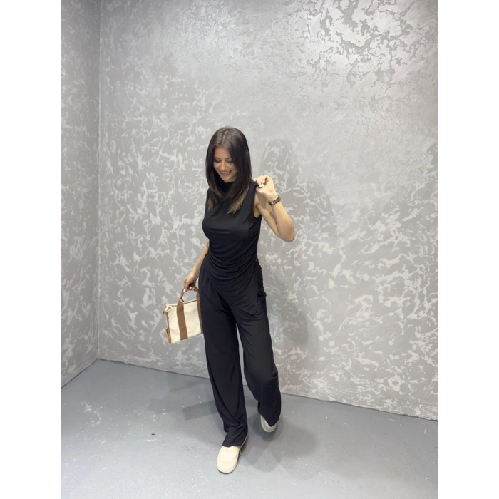 Asimetrik detay bluz ve pantolonlu ikili takım