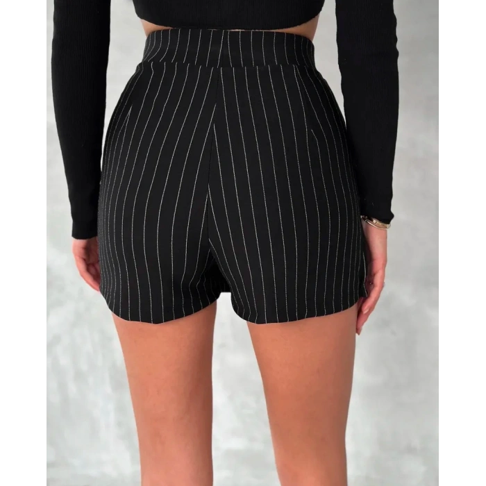 Çift yırtmaç detay çizgili şortlu etek