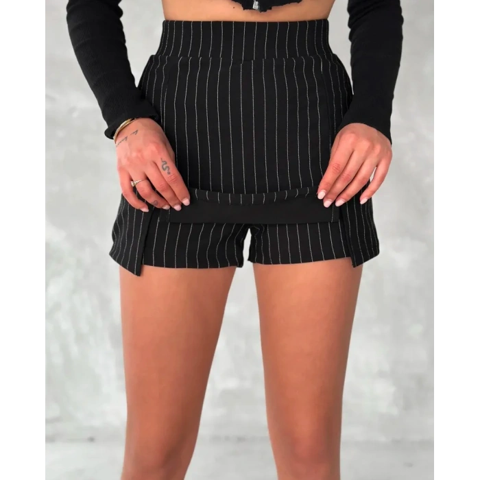 Çift yırtmaç detay çizgili şortlu etek