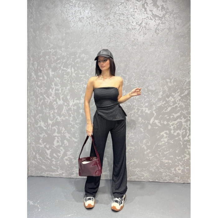 Straplez bluz ve pantolonlu gofre takım