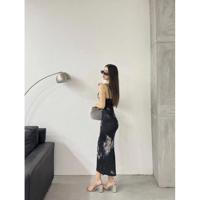 Askılı desenli elbise