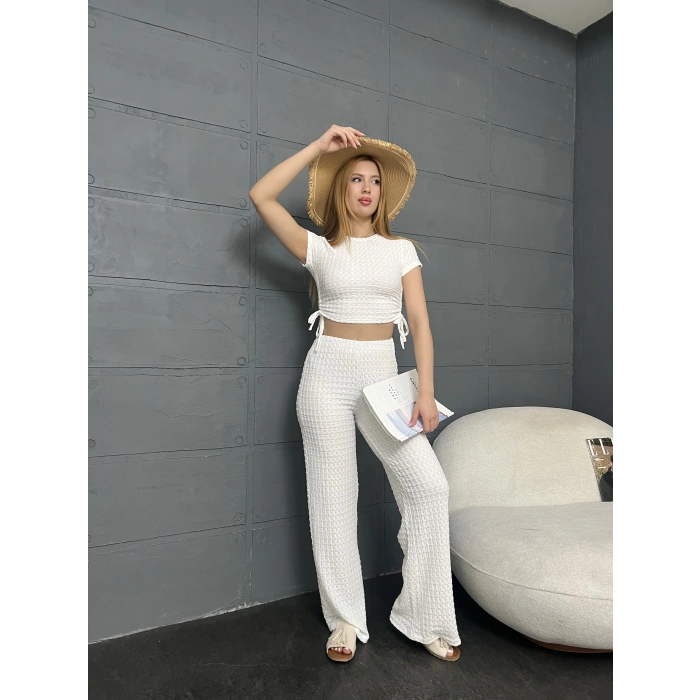 Yan büzgü detay bluz ve pantolonlu ikili takım