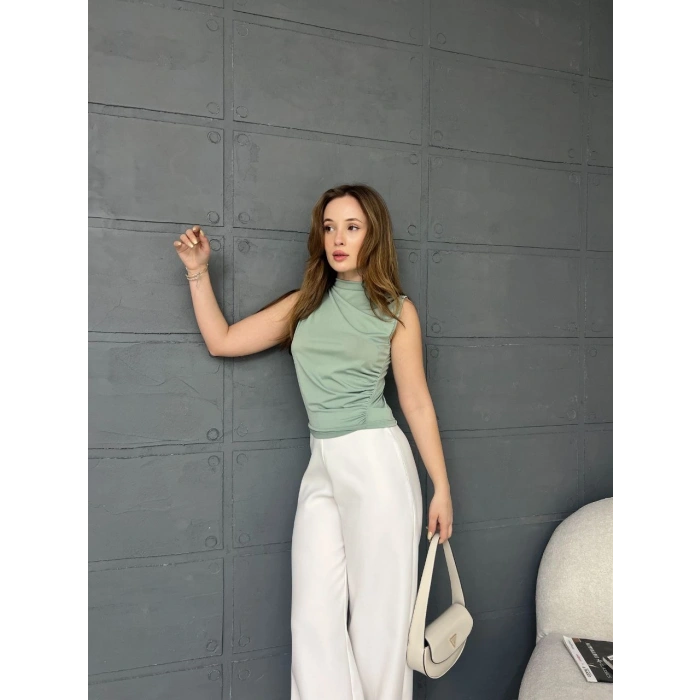 Sıfır kol Drapeli bluz