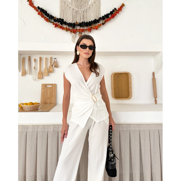 Kruvaze yaka aksesuar detay ikili takım