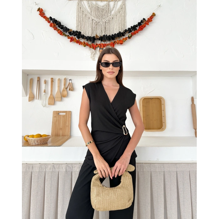 Kruvaze yaka aksesuar detay ikili takım