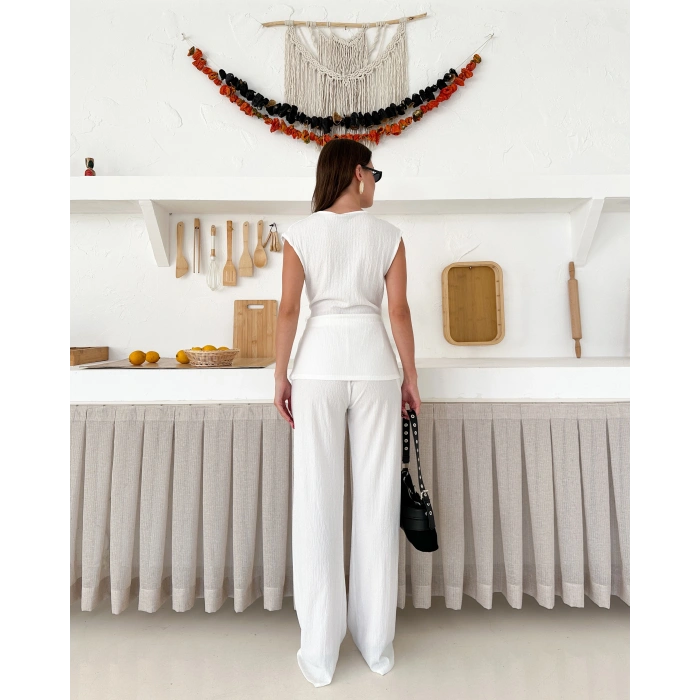 Kruvaze yaka aksesuar detay ikili takım