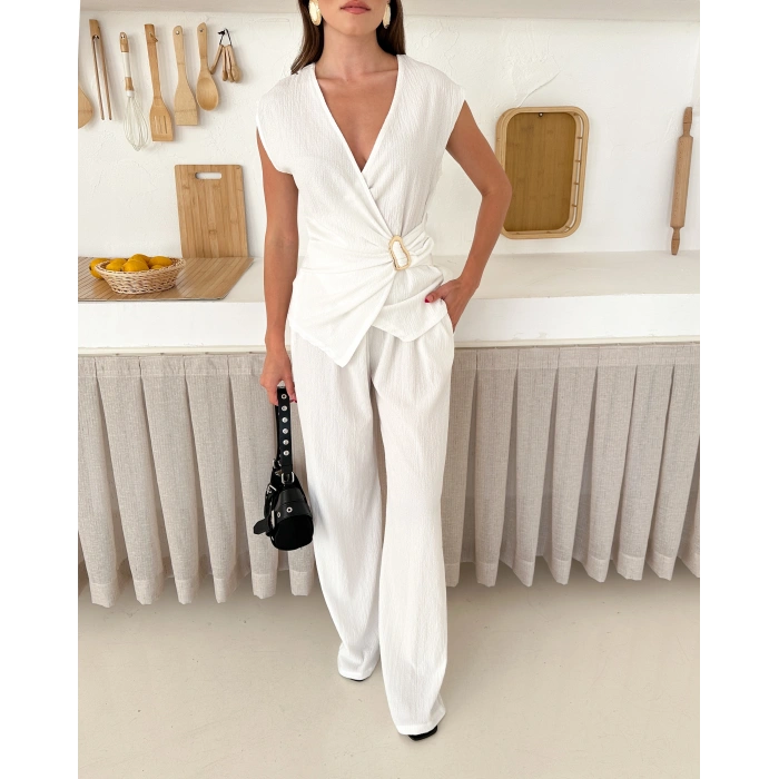 Kruvaze yaka aksesuar detay ikili takım