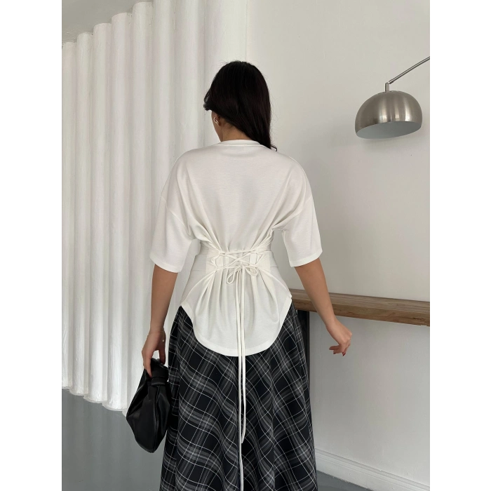 Arkadan bağlamalı bluz