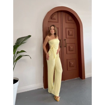 Straplez büzgülü bluz ve pantolonlu ikili takım