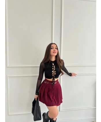 Pileli kemerli şortlu etek