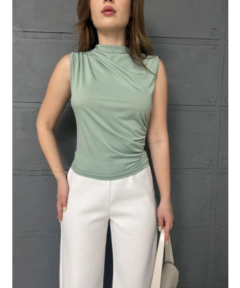 Sıfır kol Drapeli bluz