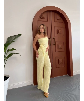 Straplez büzgülü bluz ve pantolonlu ikili takım