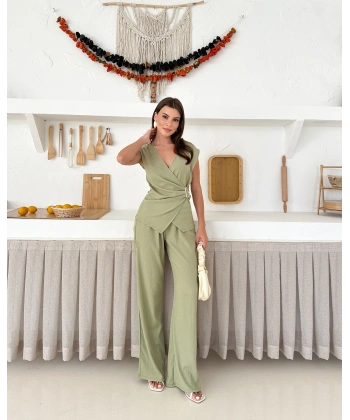 Kruvaze yaka aksesuar detay ikili takım