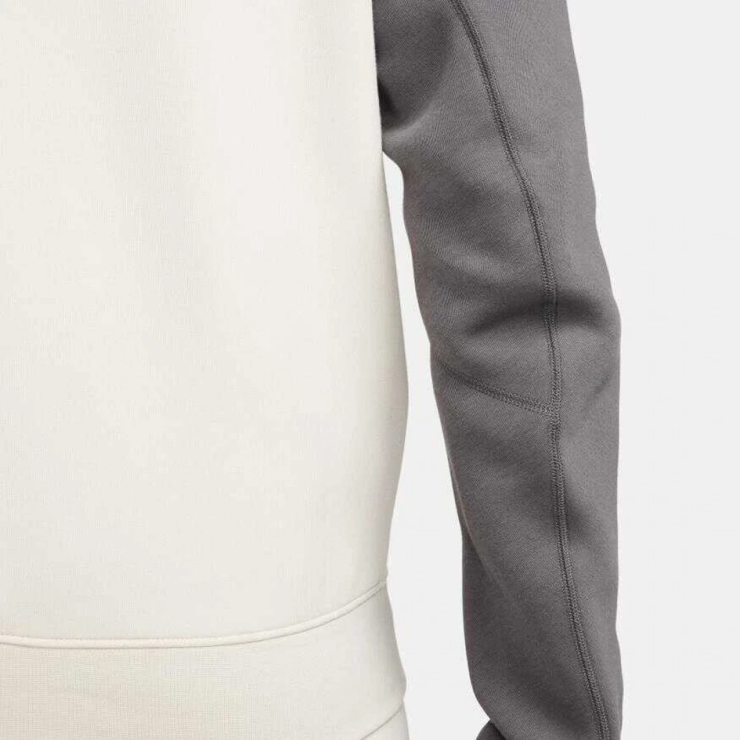 Sportswear Tech Fleece Windrunner Eşofman Üstü Siyah/Cool Grey/Beyaz/Metallic Gold