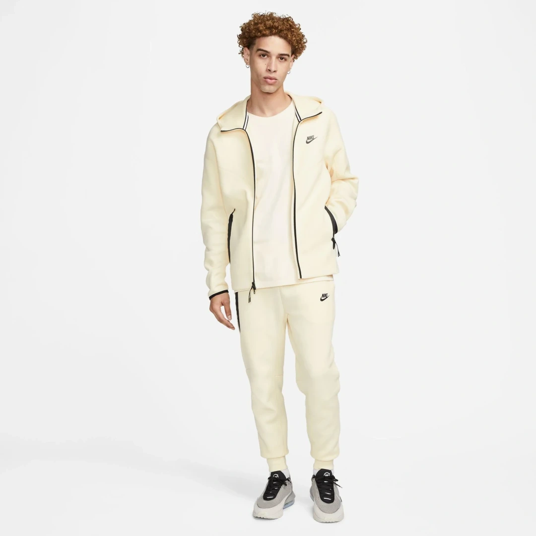 Tech Fleece Joggers Coconut Milk/Siyah
