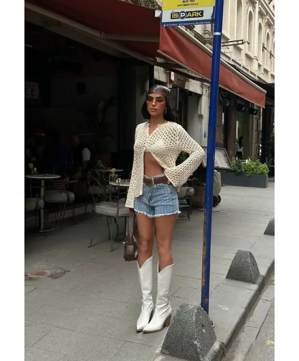 Taşlı Tasarım Mavi Jean Şort