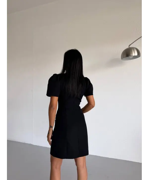 Siyah Kayık Yaka Kısa Kollu Mini Elbise
