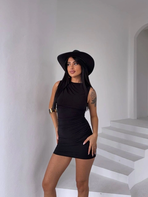 Siyah Drapeli Sandy Kumaş Elbise