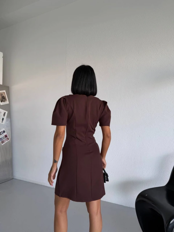 Kahverengi Kayık Yaka Kısa Kollu Mini Elbise