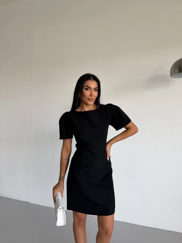 Siyah Kayık Yaka Kısa Kollu Mini Elbise