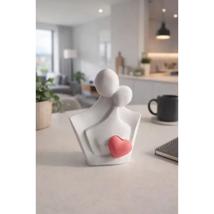 Sarılan Çift Romantik Ev Dekorasyonu 3D Minimal Obje Figür 9cm x 10cm