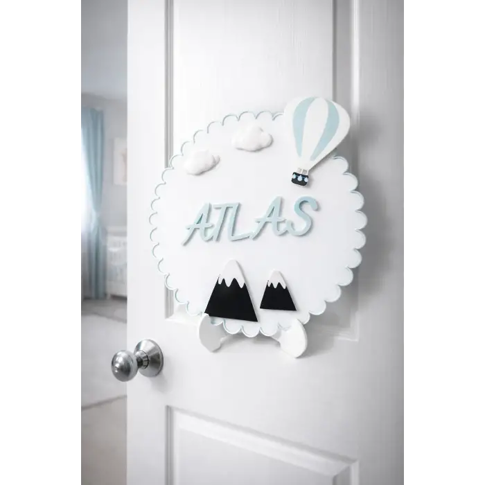 Gökyüzü Temalı İsme Özel Tasarım Erkek Bebek ve Çocuk Kapı Süsü - Kaliteli PLA Malzeme Bebek Odası Dekorasyonu 25x25cm