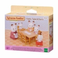 4506 Sylvanian Families Yemek Masası Seti - figürler ayrı satılır +3 yaş