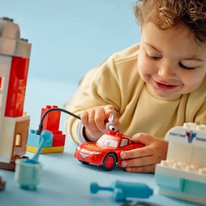 10456 Lego Duplo McQueenin Docun Garajını Ziyareti 35 parça +2 yaş