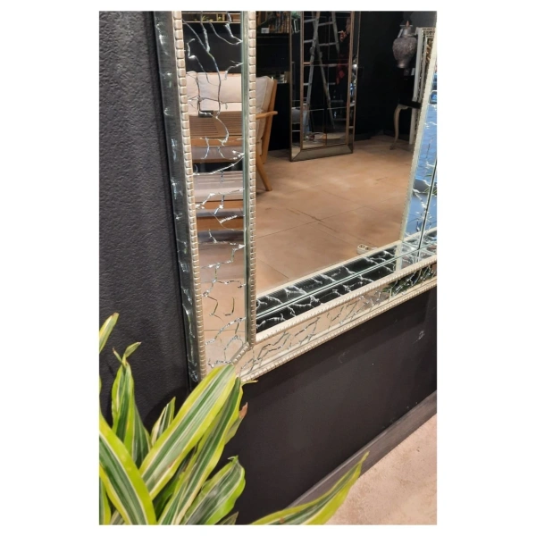 Catlak Tasarım Boy Aynası