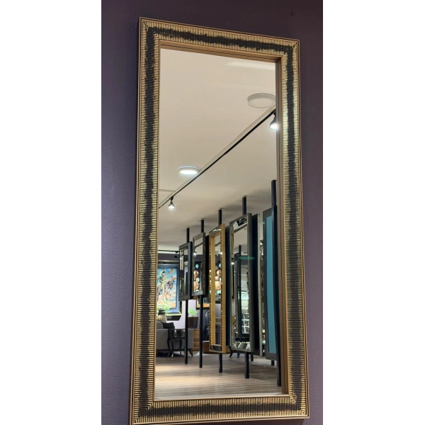 Modern-Klasik Çizgide Dekoratif Ayna