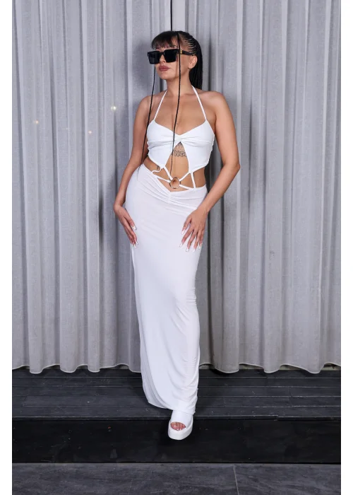 BEYAZ SIRTI İPLİ UZUN ELBİSE