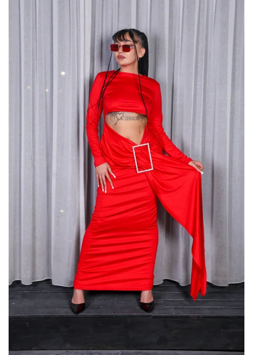 Kırmızı Toka Detaylı Elbise