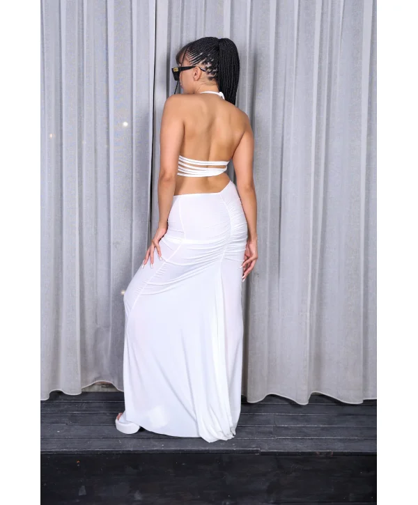 BEYAZ SIRTI İPLİ UZUN ELBİSE