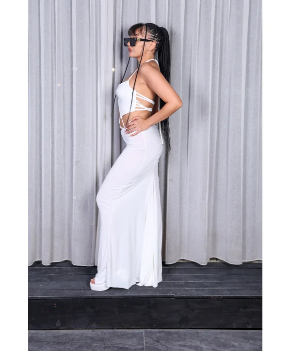 BEYAZ SIRTI İPLİ UZUN ELBİSE