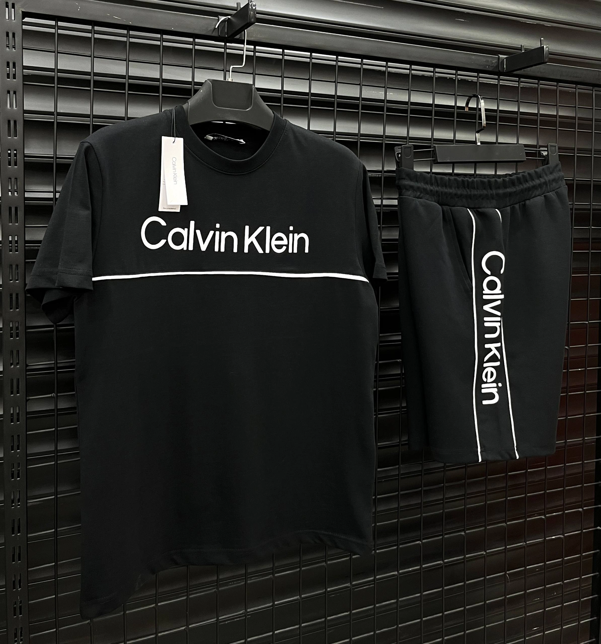 CK Printed T-shirt & Şort Takımı - Siyah