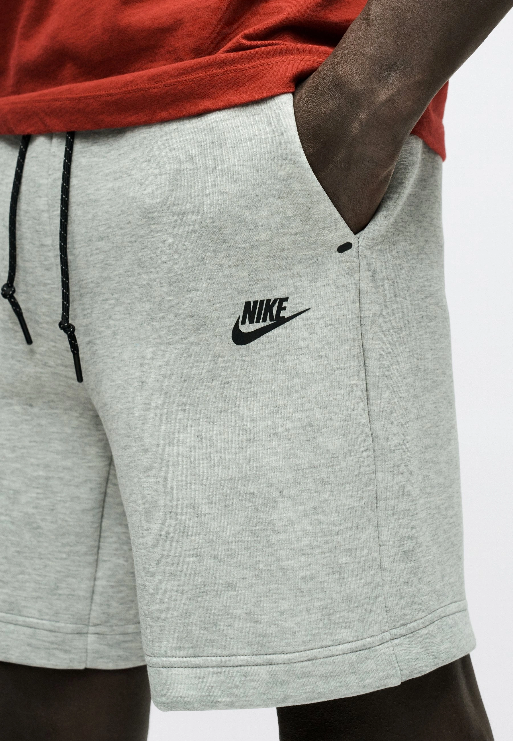 NSW Tech Fleece 5th Şort – Gri
