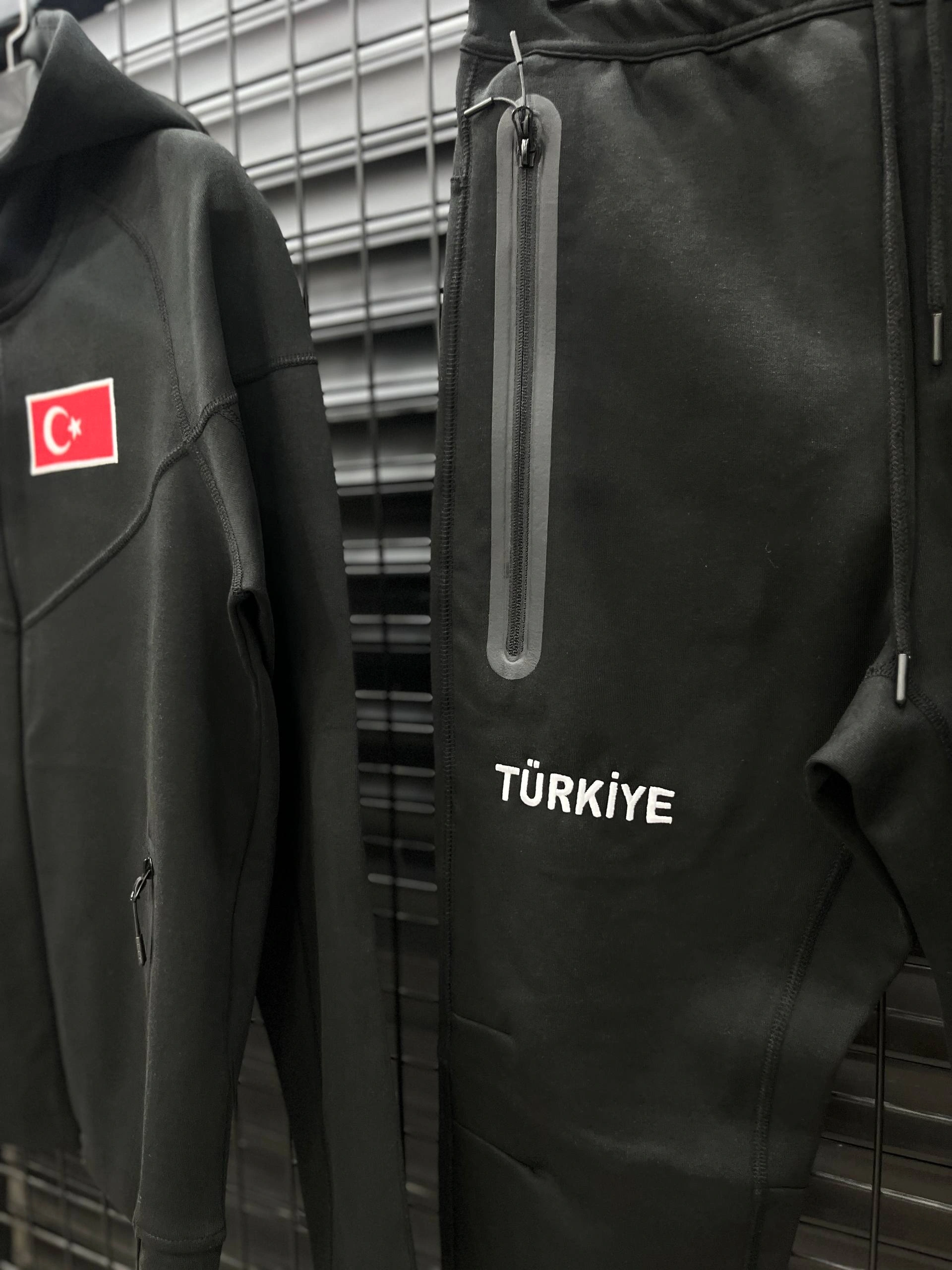 Tech Fleece 2026 Premium Türkiye Eşofman Takımı - Siyah