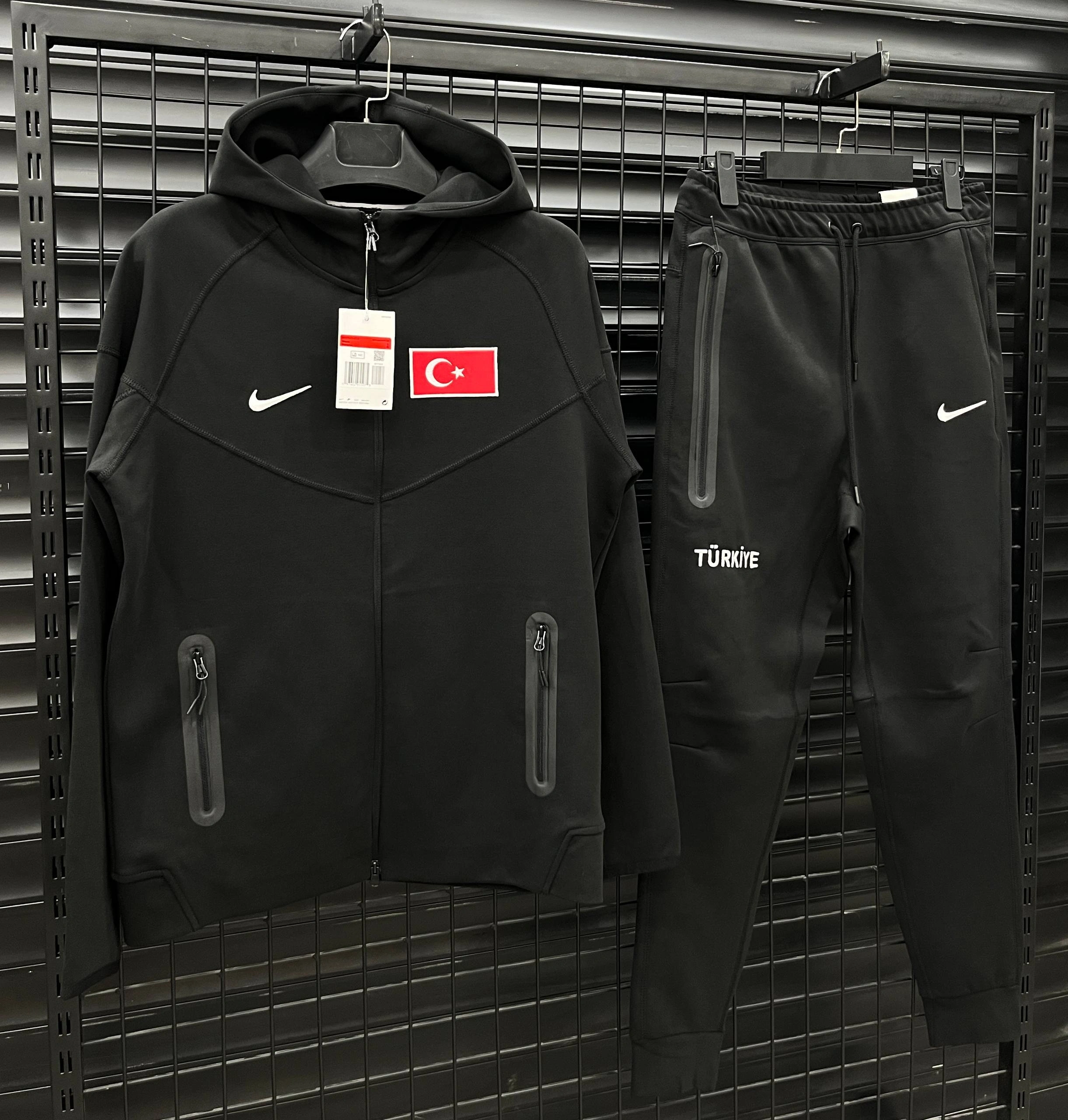 Tech Fleece 2026 Premium Türkiye Eşofman Takımı - Siyah