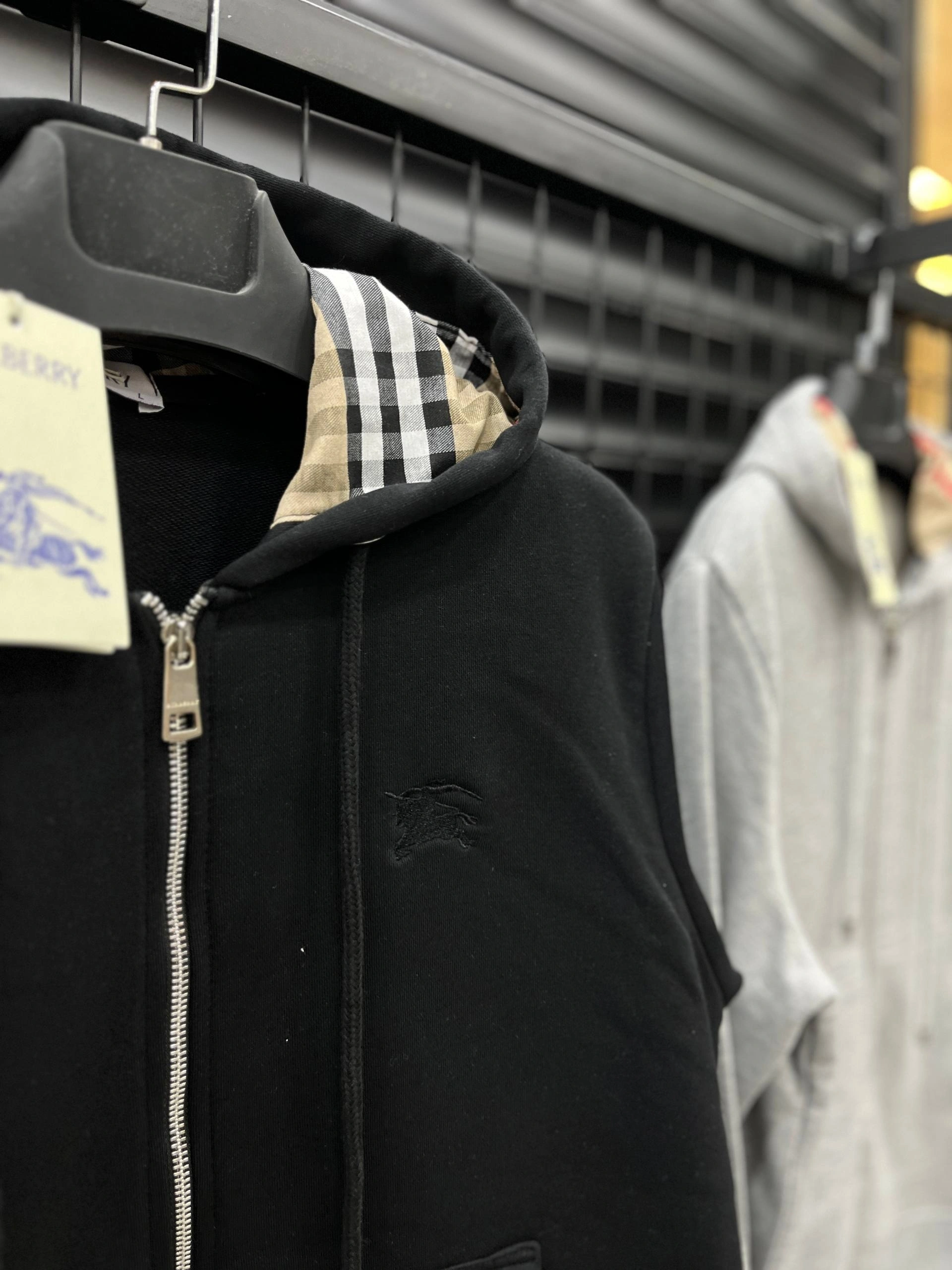 BURBRY Classic Fermuarlı Hoodie – Siyah